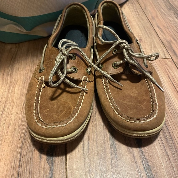 Sperrys - Picture 1 of 4